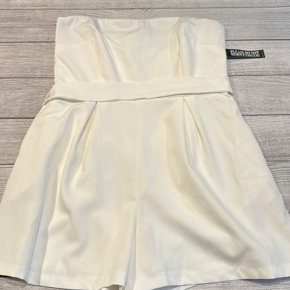 New York & Company Shorts Romper off white size L NWT - Picture 2 of 16